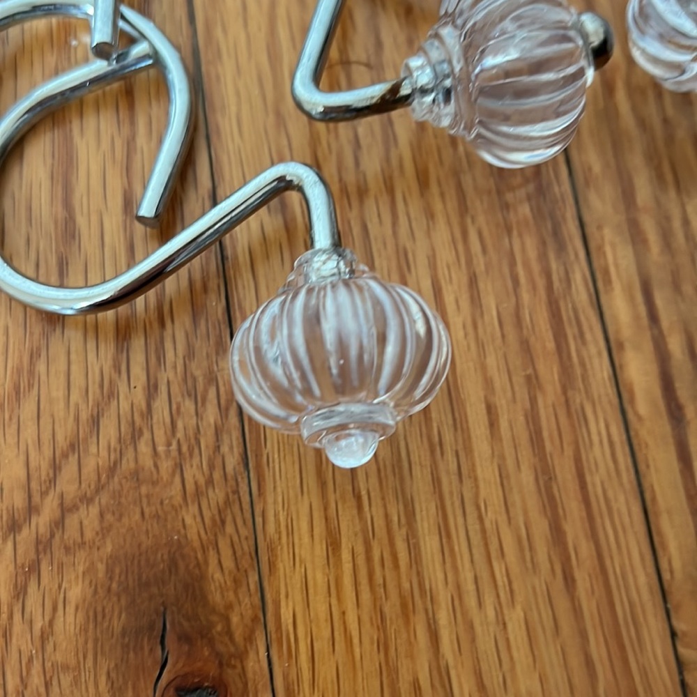 12 Simply Shabby Shower Hooks from 2009 - Picture 4 of 4
